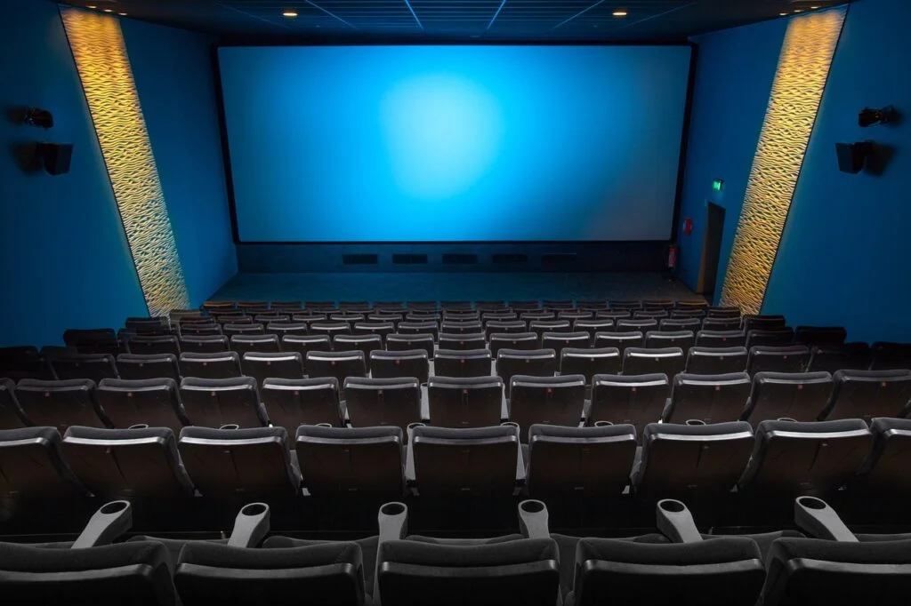 What is Plex Media Server used for? 2 movie theater, room, movie-2502213.jpg